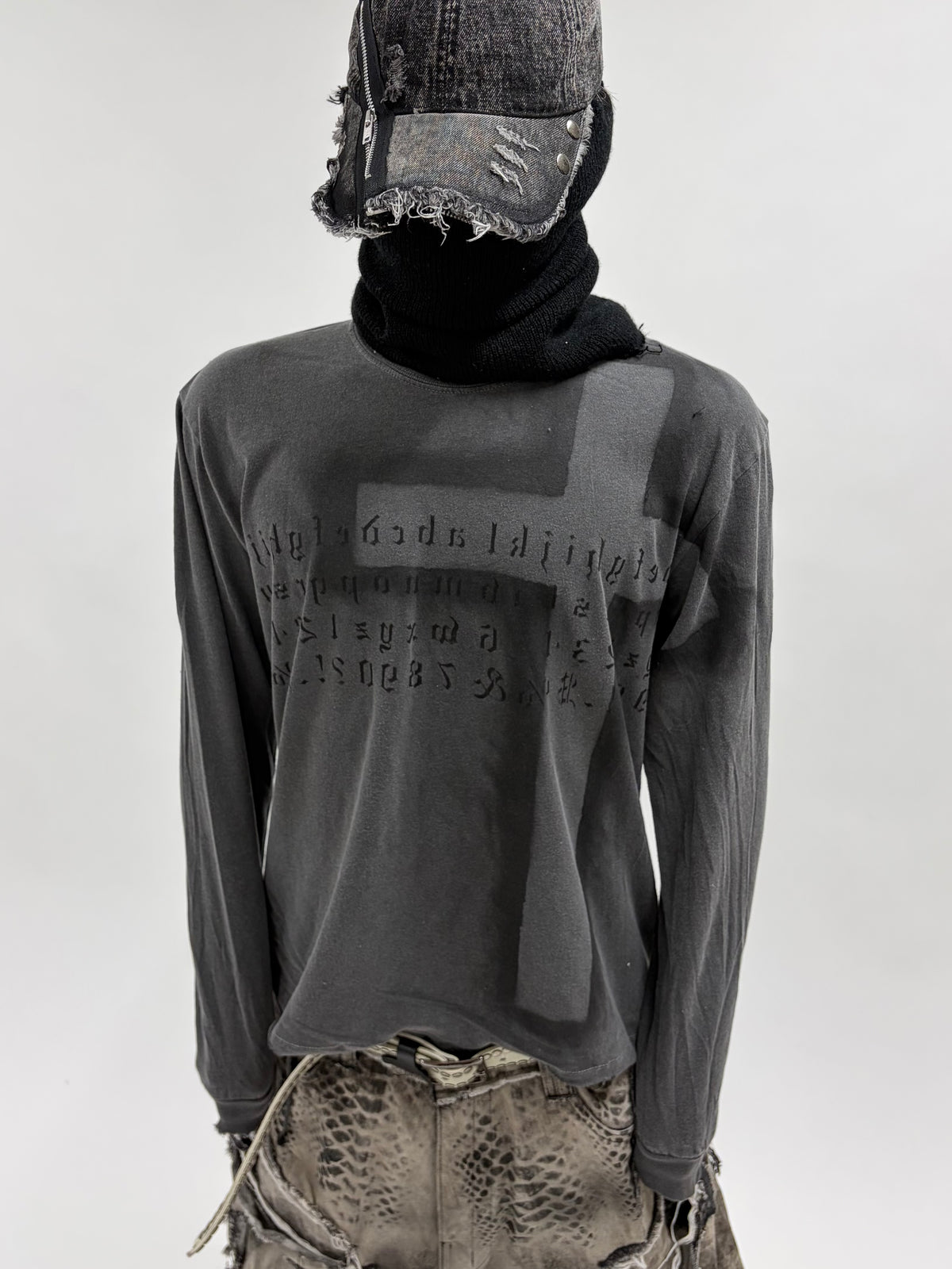 ERODED CROSSED L/S