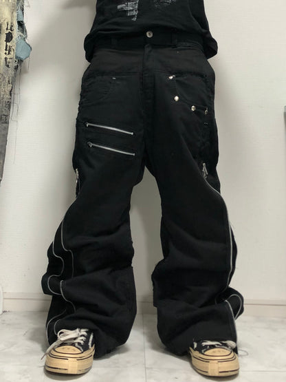 posting black denim pants