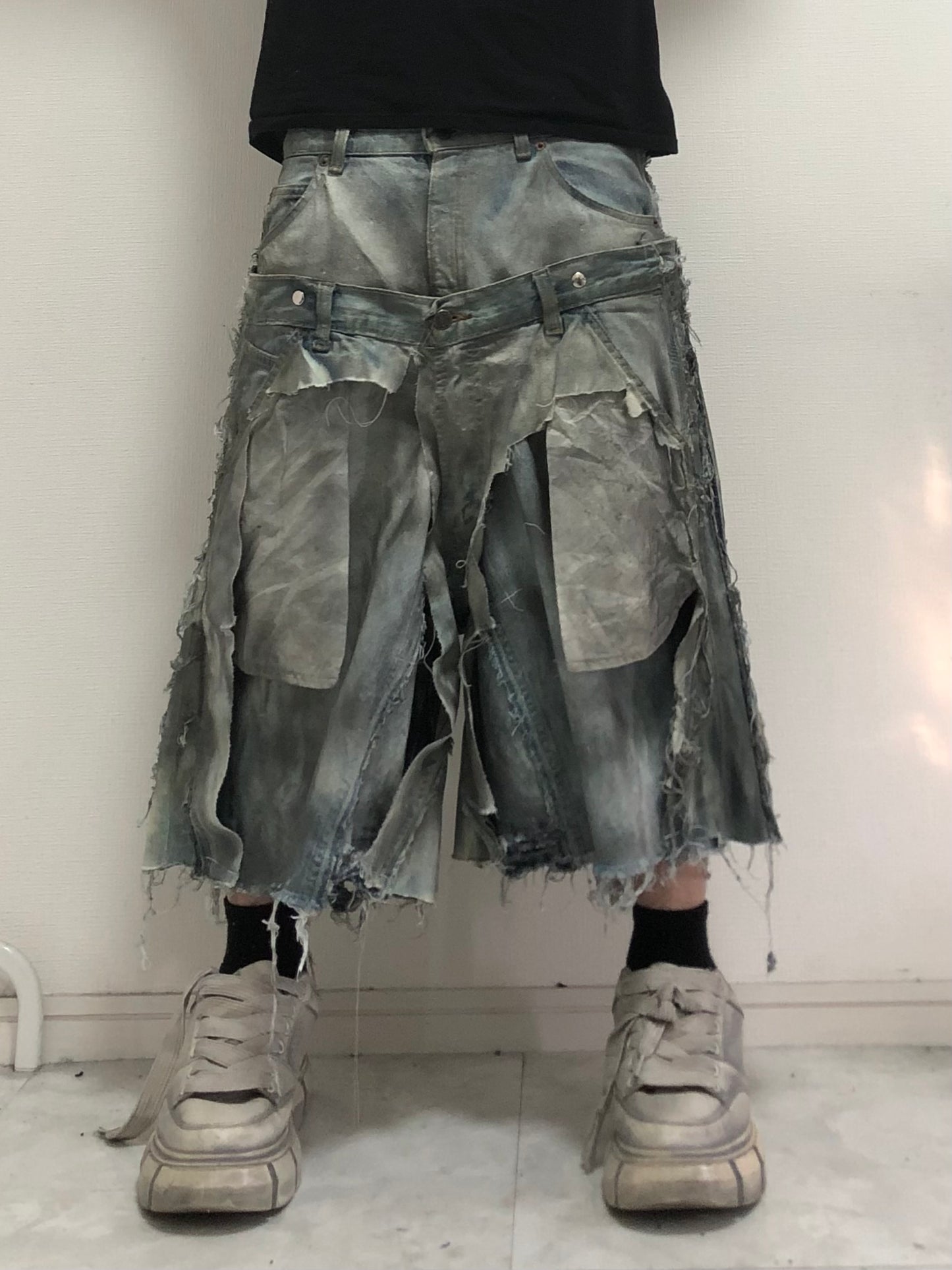 docking open denim pants