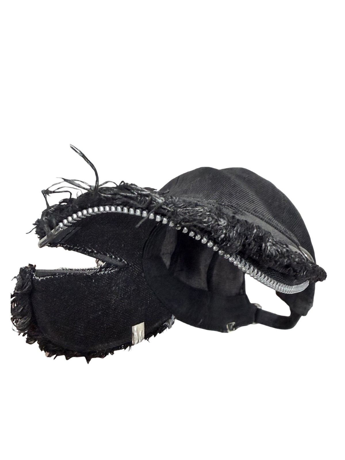 BRACED CAP