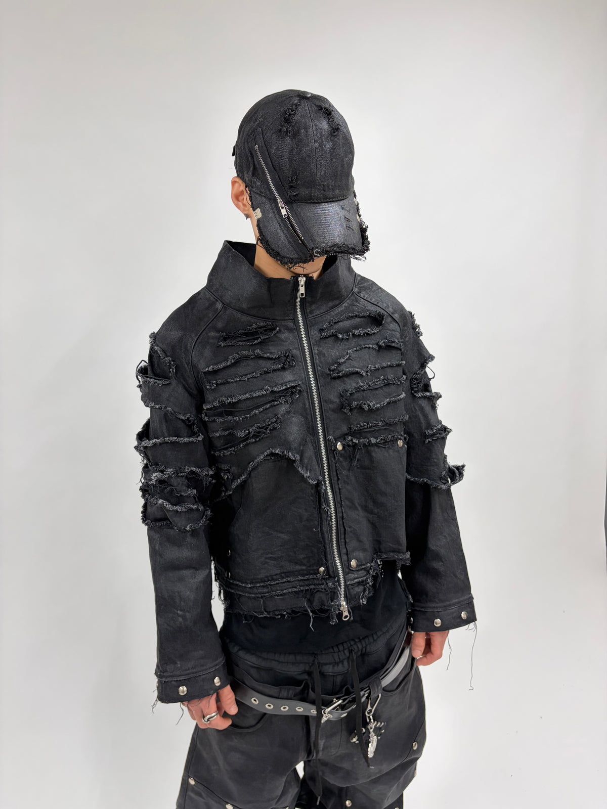 BRACED CAP
