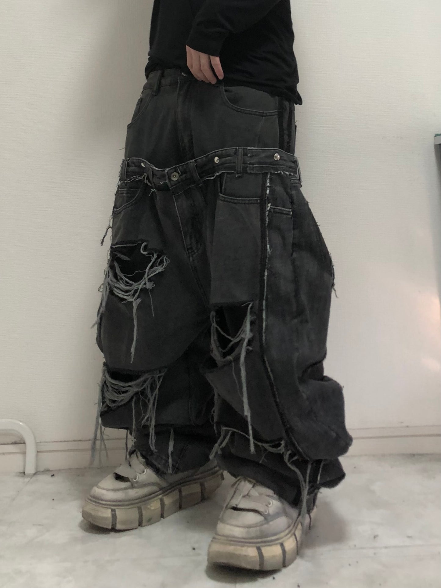 FRACTURED LAYER DENIM